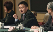 疫情抑制购汇刚需 出行受限银行现场换汇者寥寥