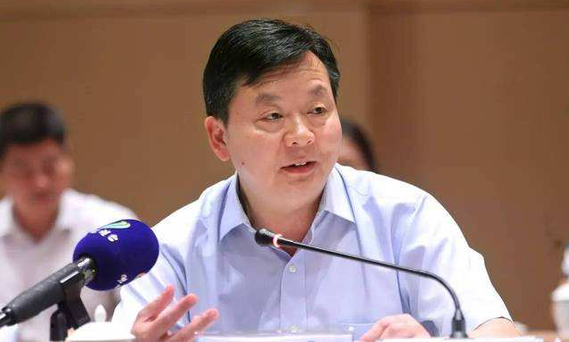 爱看抖音的妈妈、爱用iPad的外婆、爱玩全民K歌的大姨……网络时代，原来你们